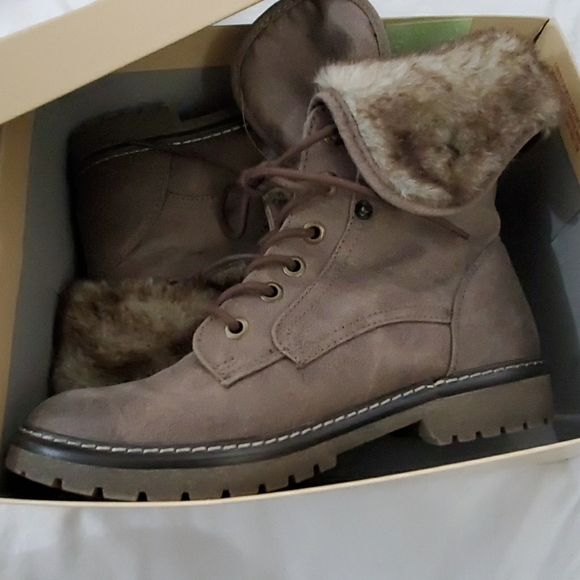 Mossimo Supply Co. Shoes - Mossimo Combat winter boot